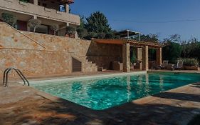 Pool And Sea View Apartments